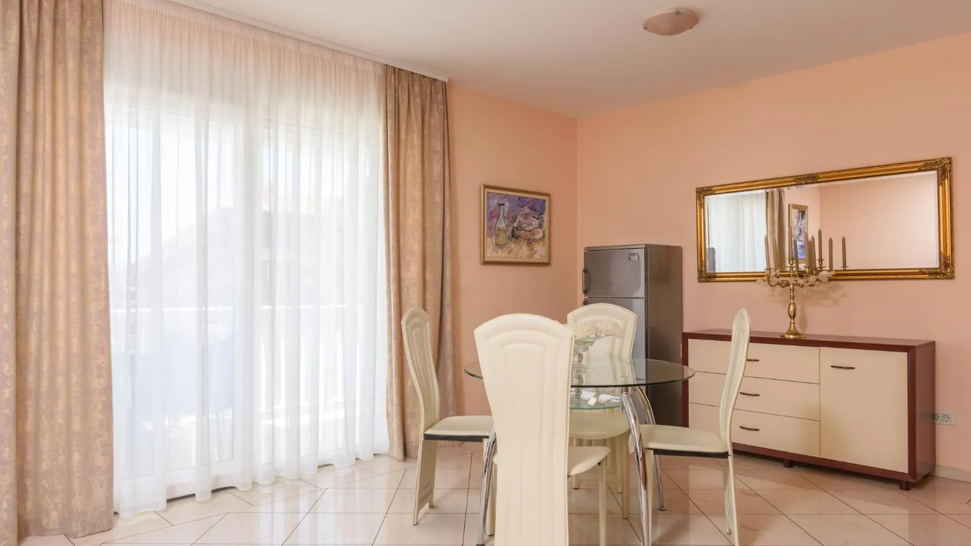 Apartments Jozic Traù 0*,
