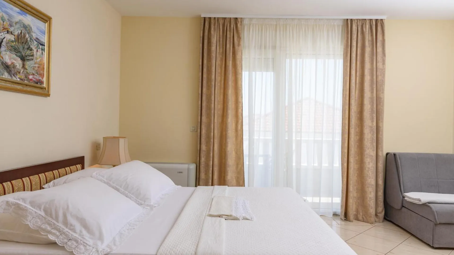 Apartments Jozic Traù