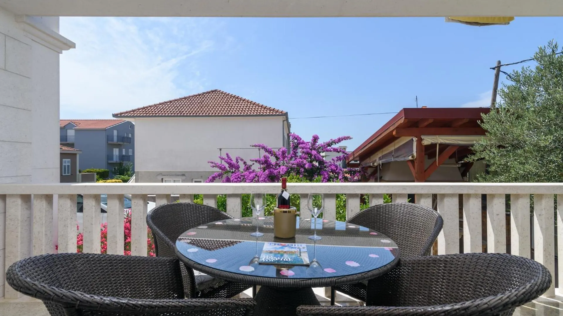 Apartments Jozic Traù