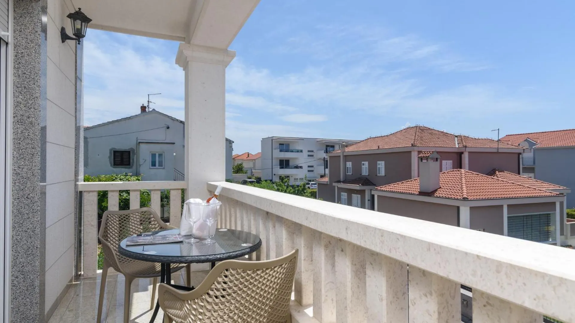 Apartments Jozic Traù