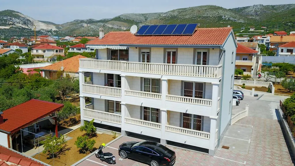 Apartments Jozic Traù